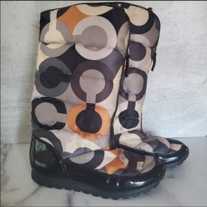 Stylish Women's Coach Winter Puffer Zip Up Boots Size 7.5